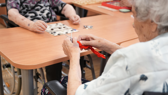 Cilvēki pansionātā