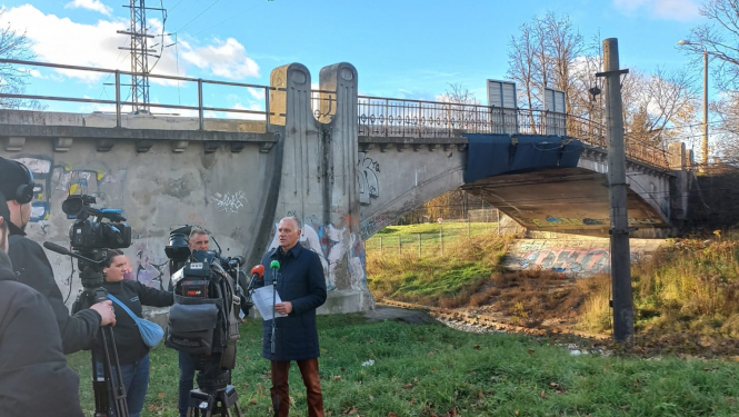 Pārvads pār dzelzceļu