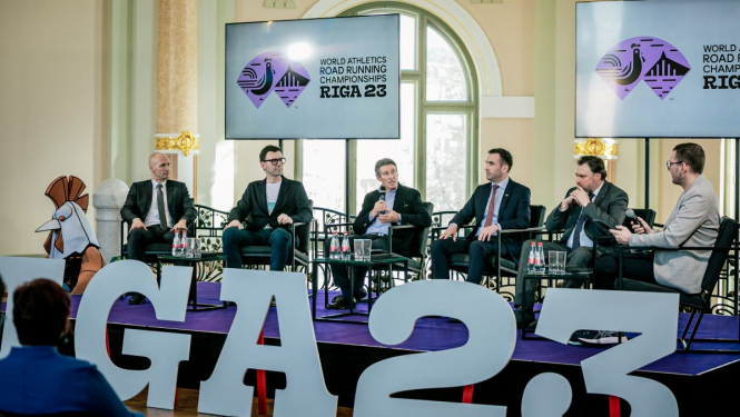 Preses konference par skriešanas čempionātu