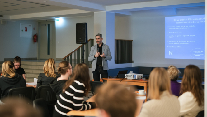 Radošā dfarbnīca Imantā