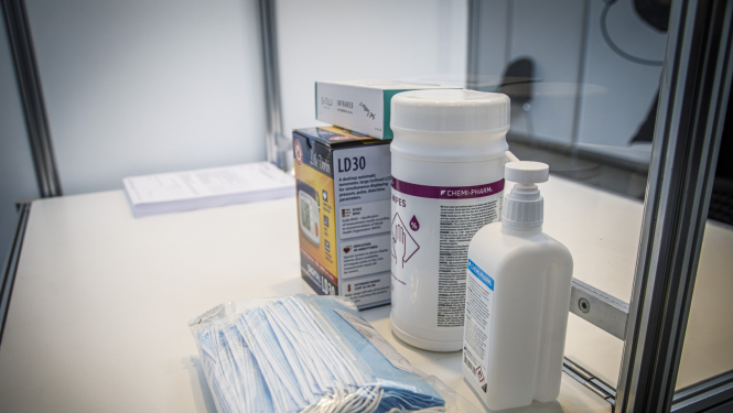 Maskas un dezinfekcijas līdzekļi