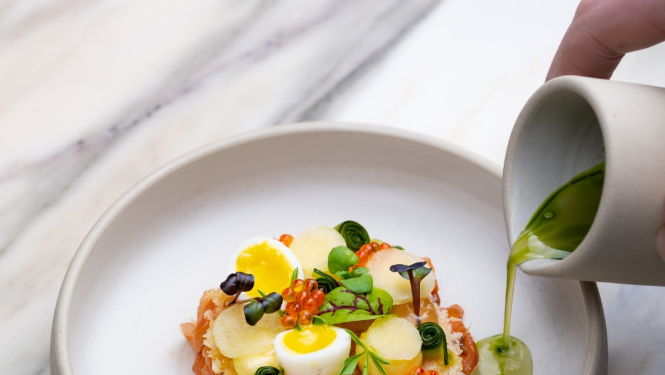 Šķīvis ar ēdienu