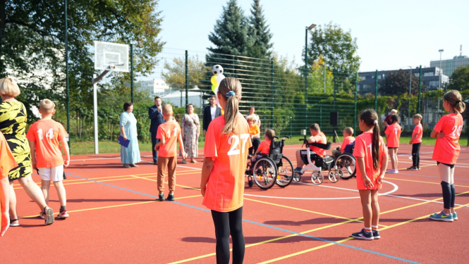 Rīgas 66.vidusskolas sporta laukums