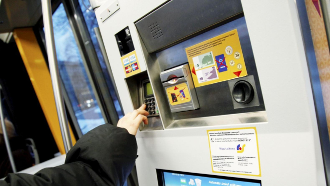 Sabiedriska transporta biļešu automāts