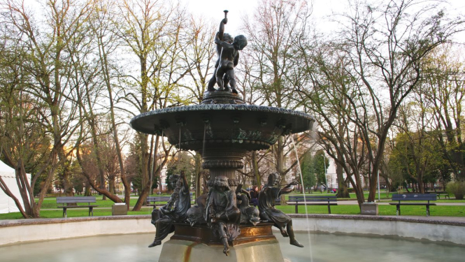 Strūklaka Vērmanes dārzā