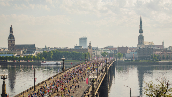 Rimi Rīgas maratons uz Akmens tilta