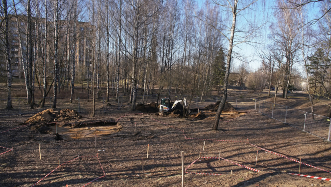 Ziepniekkalna kāpās veido bērnu rotaļu laukumu