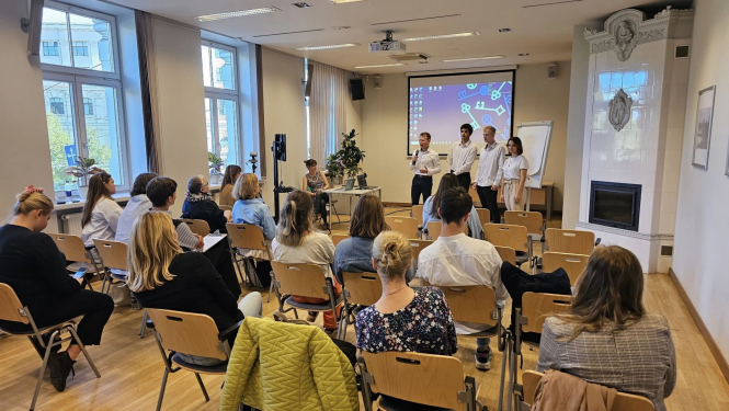 Jauniesi seminārā par līdzdalības budžetu