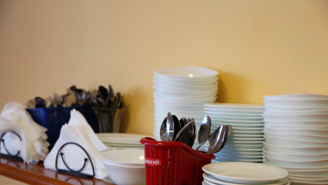 Pusdienu trauku kaudzītē