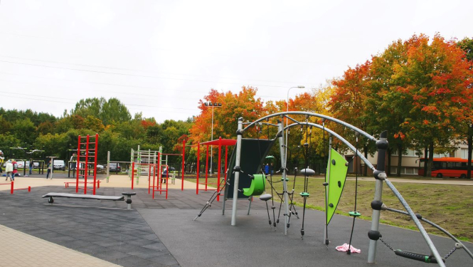 Skolas sporta laukums