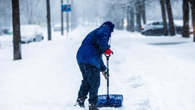 Sniega tīrīšana