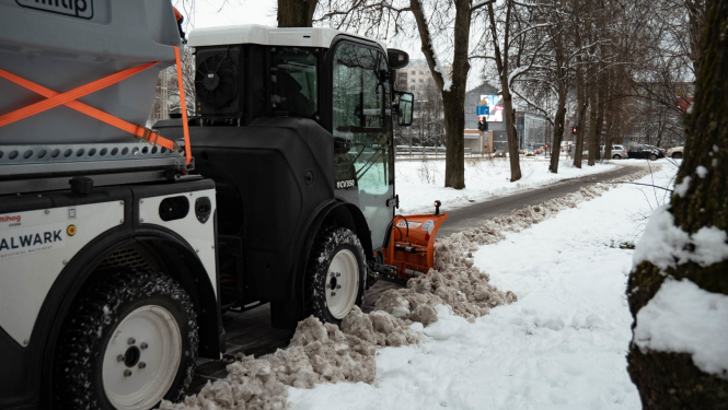 Sniega tīrīšanas mašīna