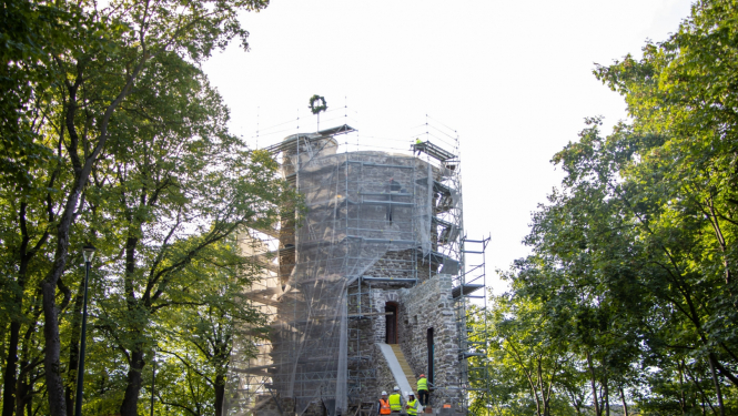 Spāru svētli Tornim