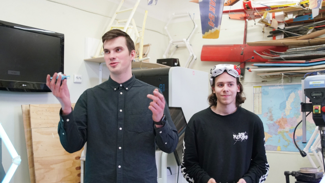 Jaunieši stāsta par savu izveidoto projektu