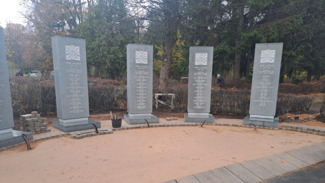 Lāčplēša kara ordeņa kavalieru piemiņas stēlas