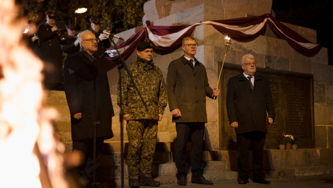 Svinīgais pasākums Sudrabkalniņā