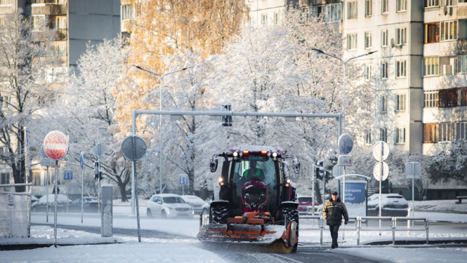 traktors-tira-sniegu