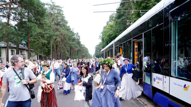 Satiksme uz dziesmu svētkiem