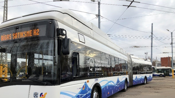 Ar ūdeņradi darbināms autobuss