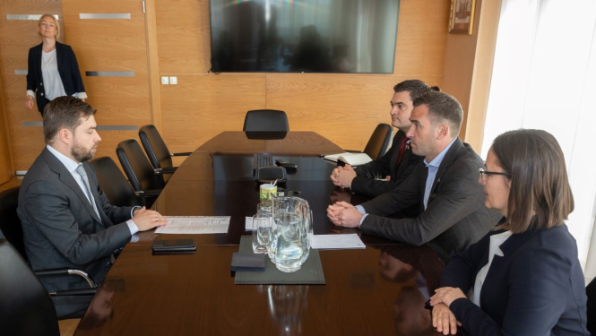 Ukrainas vēstnieks tiekas ar Rīgas domes vadību