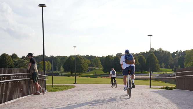 Uzvaras parks tiltiņš