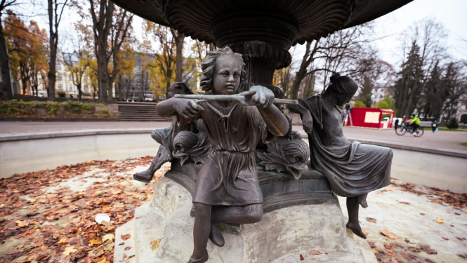 Vērmaņdārza strūklaka rudenī