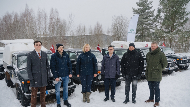 Rīgas mēžu pārstāvji, Rīgas domes pārstāvji un Ukrainas vēstniecības pārstavji