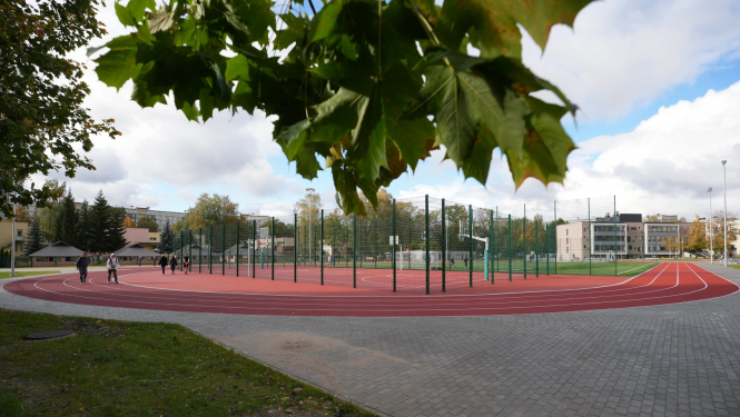 Rīgas Zolitūdes ģimnāzijassporta laukums