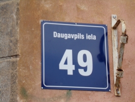 Ēka Daugavpils ielā 49-13