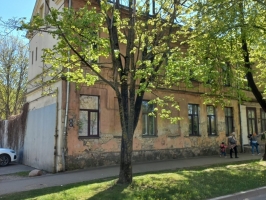 Ēka Karīnas ielā 8