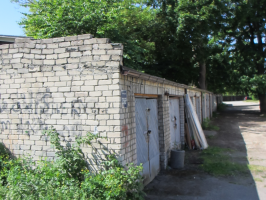 Garāžas ēka