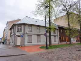 Koka Rīga ēka