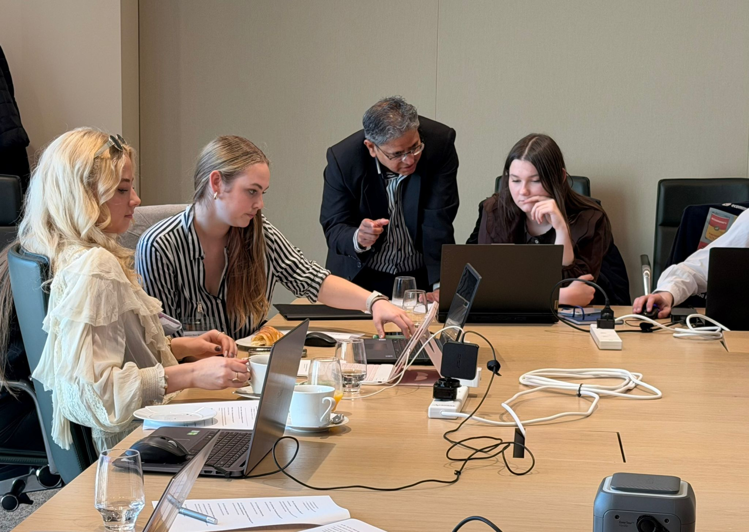 Eiropas Rekonstrukcijas un attīstības bankā Rīgas vidusskolēni