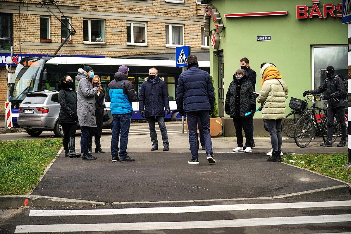 Apspriež gājēju drošības jautājumus Brasas apkaimē