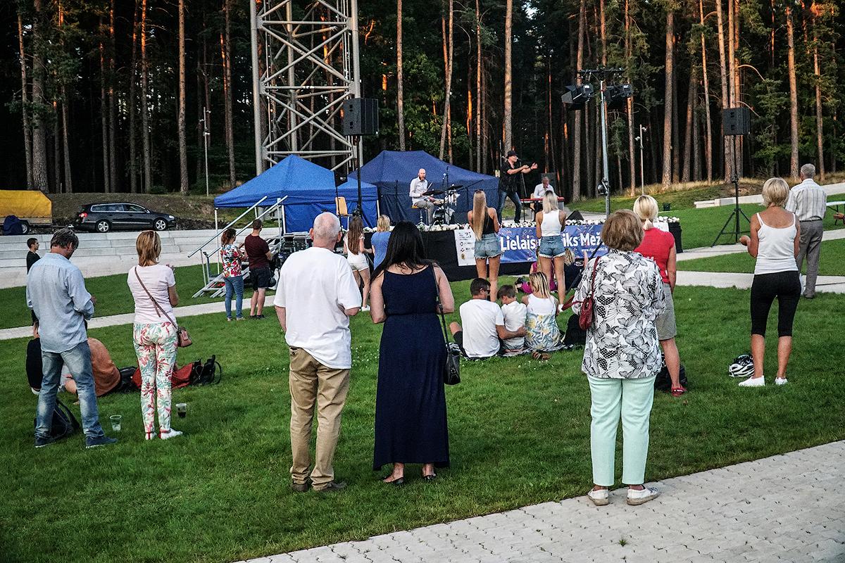 Lielais pikniks Mežaparka Lielajā estrādē