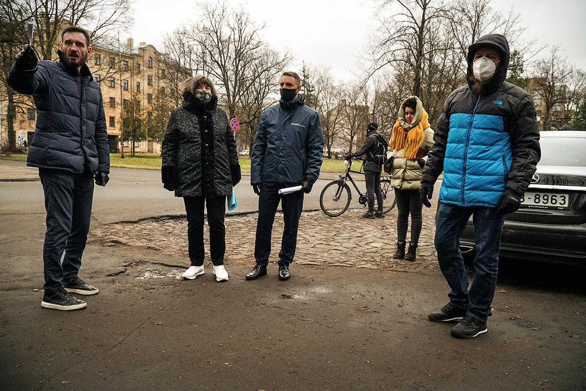 Apspriež gājēju drošības jautājumus Brasas apkaimē