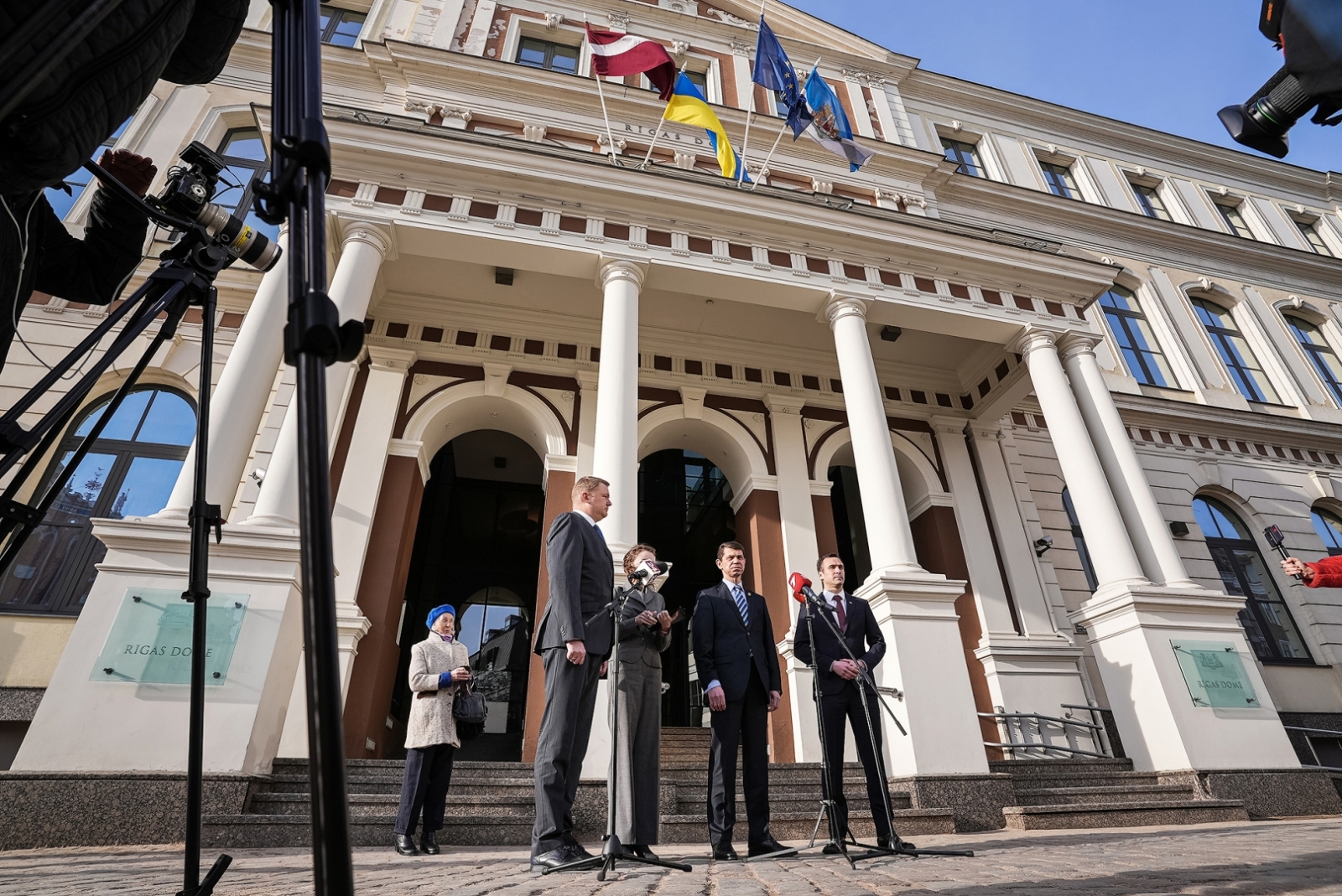 Rīgas domes vadība tiekas ar Ukrainas vēstnieku