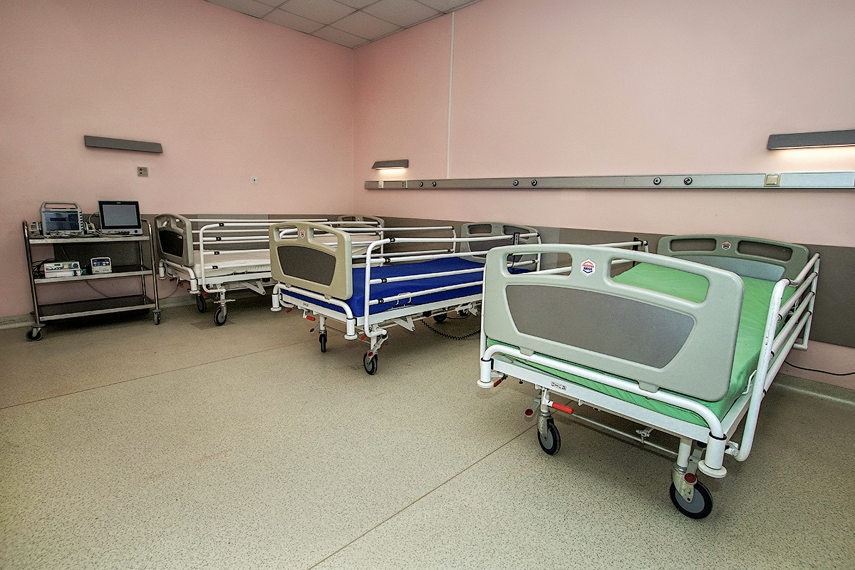Slimnīcas gultas