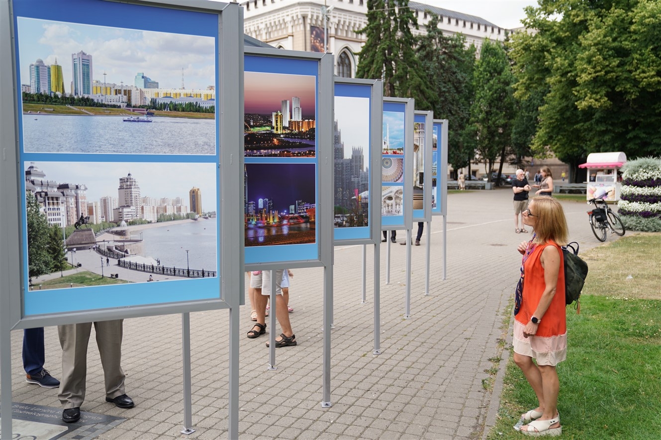 Fotoizstāde par Kazahstānas galvaspilsētu Nursultanu