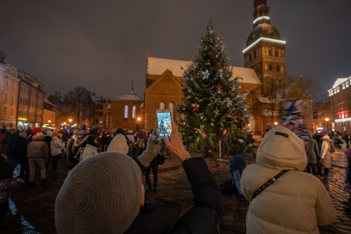 Ziemassvētku egle Doma laukumā