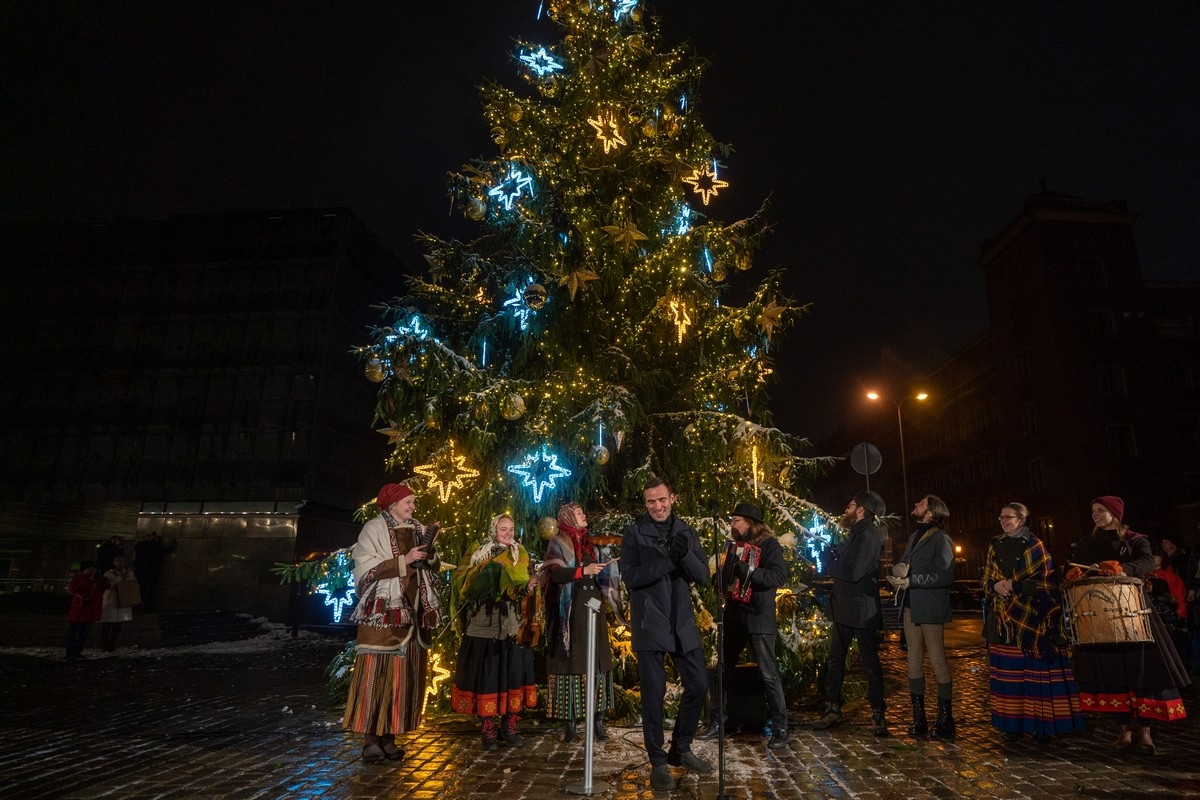 Ziemassvētku egle Rātslaukumā