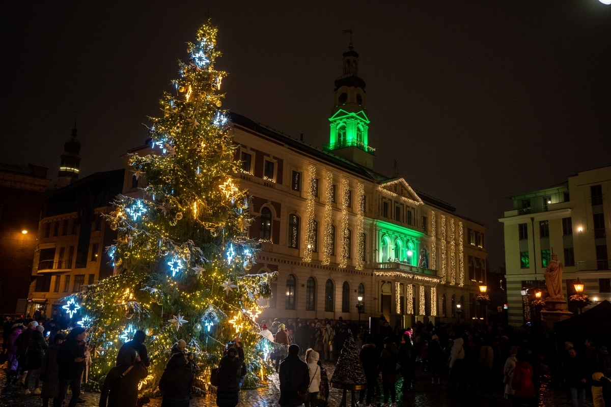 Ziemassvētku egle Rātslaukumā