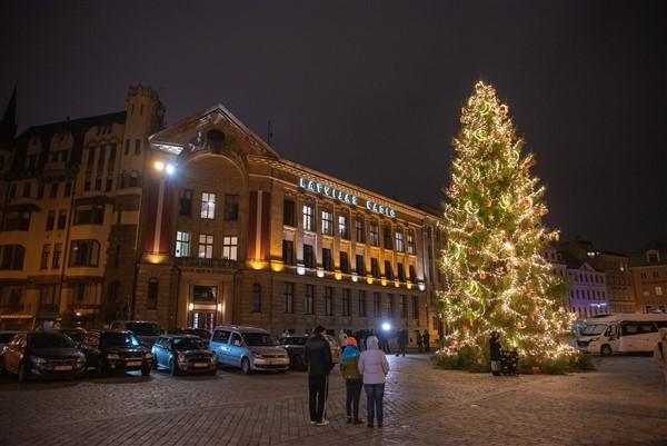 Ziemassvētku egle Doma laukumā