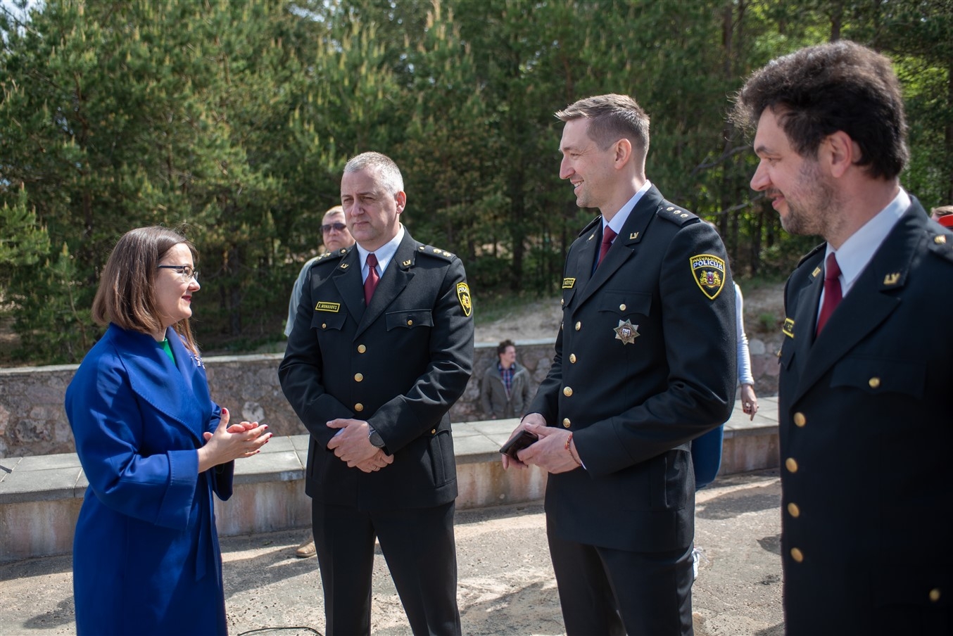 Rīgas domes priekšsēdētāja vietniece un Drošības, kārtības un korupcijas novēršanas komitejas priekšsēdētāja Linda Ozola un Pašvaldības policijas pārstāvji