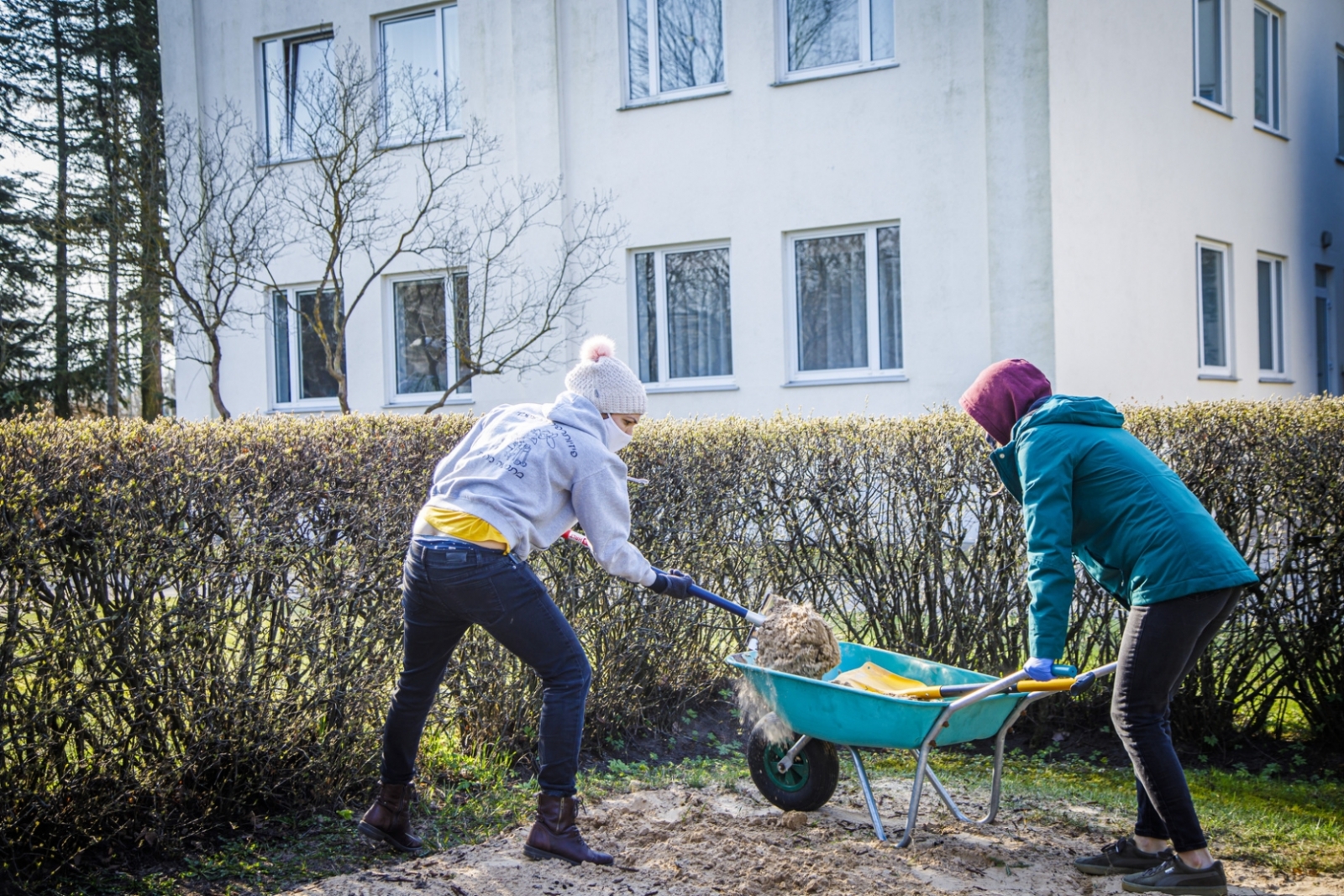 Labiekārto Rīgas pašvaldības Bērnu un jauniešu centra teritoriju