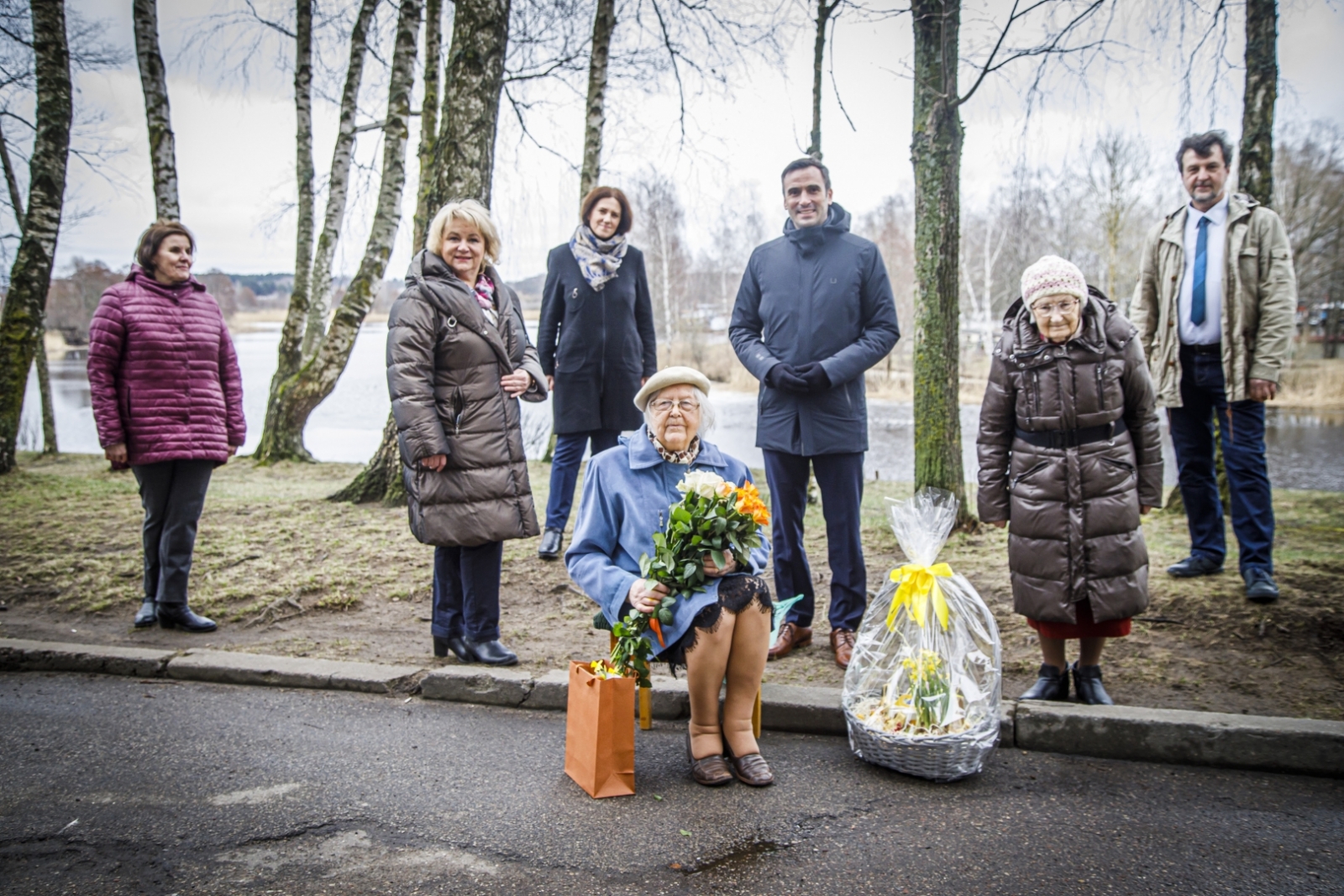 Rīgas domes priekšsēdētājs sveic skolotāju Valiju Rozīti 100 gadu jubilejā