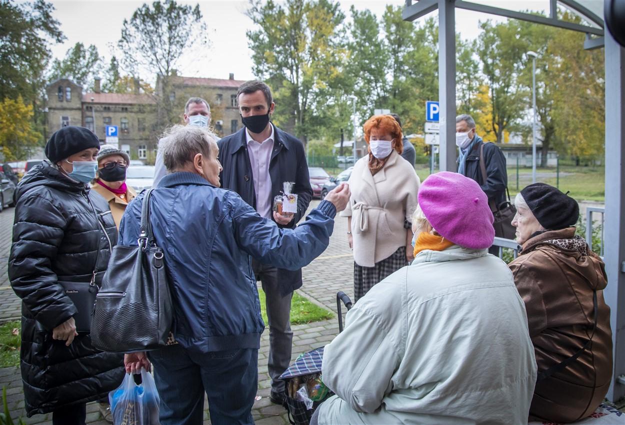 Rīgas domes vadība tiekas ar sociālās sfēras darbiniekiem