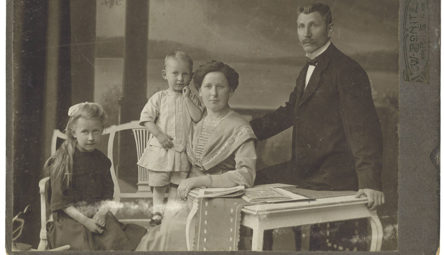 Ģimenes foto no muzeja arhīva