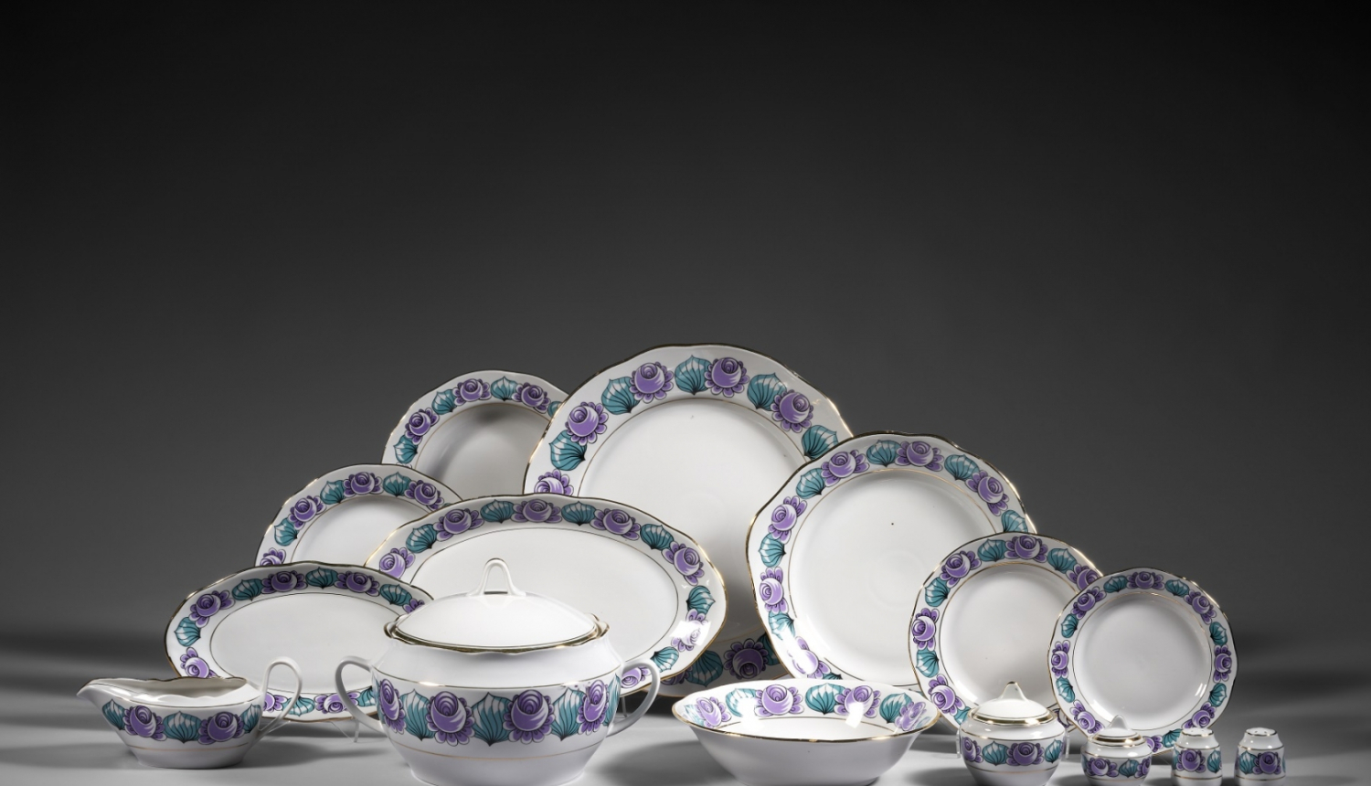 Porcelāna šķīvji