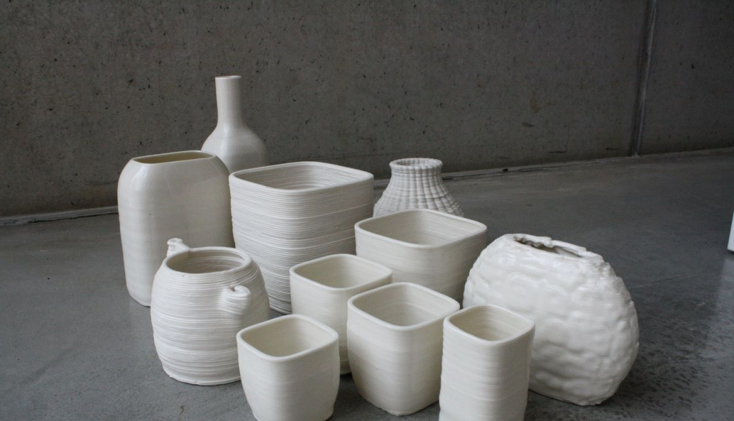 Jāņa Leimaņa darbs "Kārtainās servīzes"